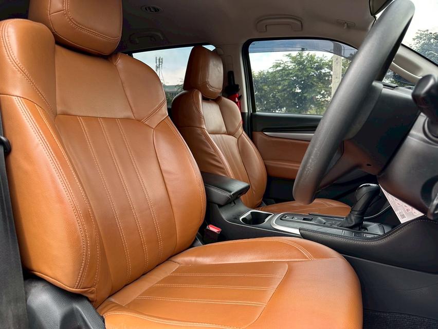 ISUZU MUX Wagon 4dr Active 7st Auto 6sp RWD 1.9DCT Y2021. สีเทา 16