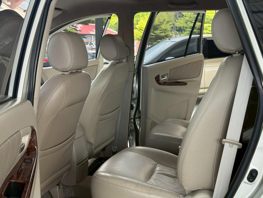 2012 TOYOTA INNOVA 2.0V 10