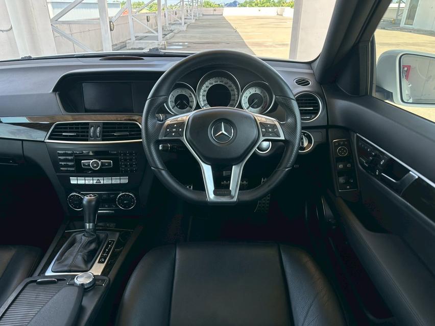 Mercedes-Benz C250 CGI 1.8L BlueEFFICINEY AMG (W204) รถมือเดียวออกห้างสภาพสวยพร้อมใช้งาน 13