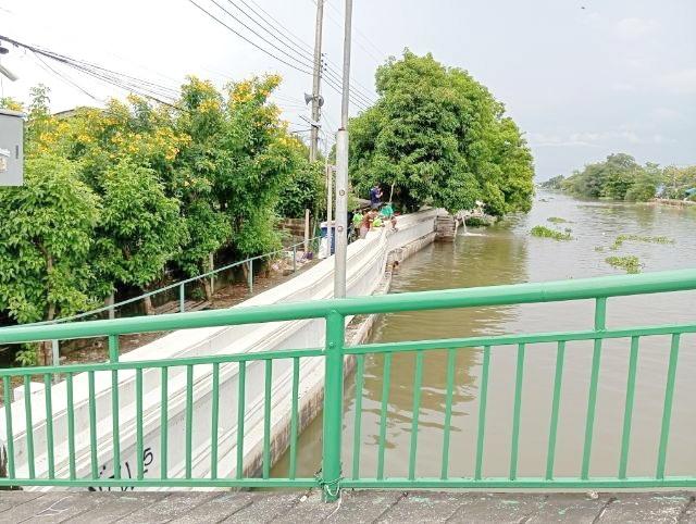 มีประตูเหล็ก 2 บาน ให้เช่าห้องพร้อมที่ดิน ติดริมน้ำ คลองมหาสวัสดิ์ ตลาดศาลายา 1.6 กม วัดปุรณาวาส รร.สาธิตนานาชาติ ม.มหิด 8