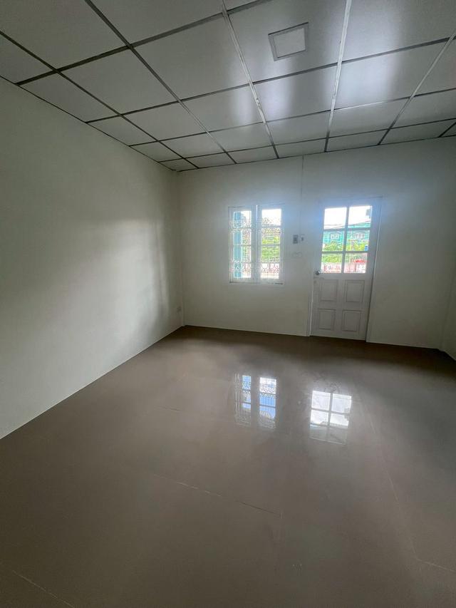 ขายทาวน์เฮาส์ 2 ชั้น เนื้อที่ 18 ตรว. ถนนเมน หมู่บ้านพนาสนธิ์ 6 ถนนนิมิตใหม่ 7 แขวงมีนบุรี เขตมีนบุรี กรุงเทพมหานคร  10