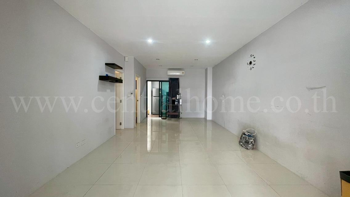 ทาวน์โฮม เฌอ วงแหวน - สาทร Built in พร้อมอยู่