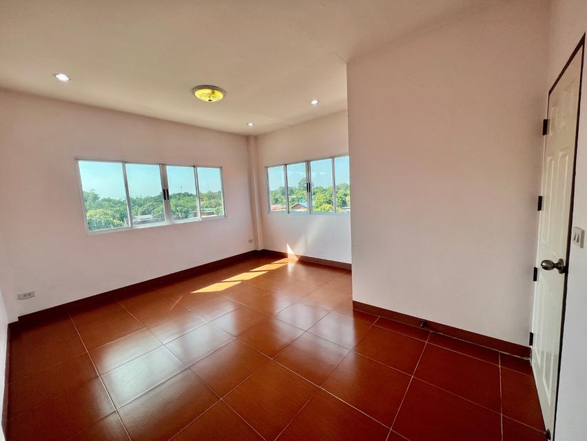 🏡 ขายอาคารพาณิชย์ โครงการฟ้าเคียงดาว จ.อ่างทอง อาคารพาณิชย์ 2.5 ชั้น จำนวน 2 คูหาติดกัน 12