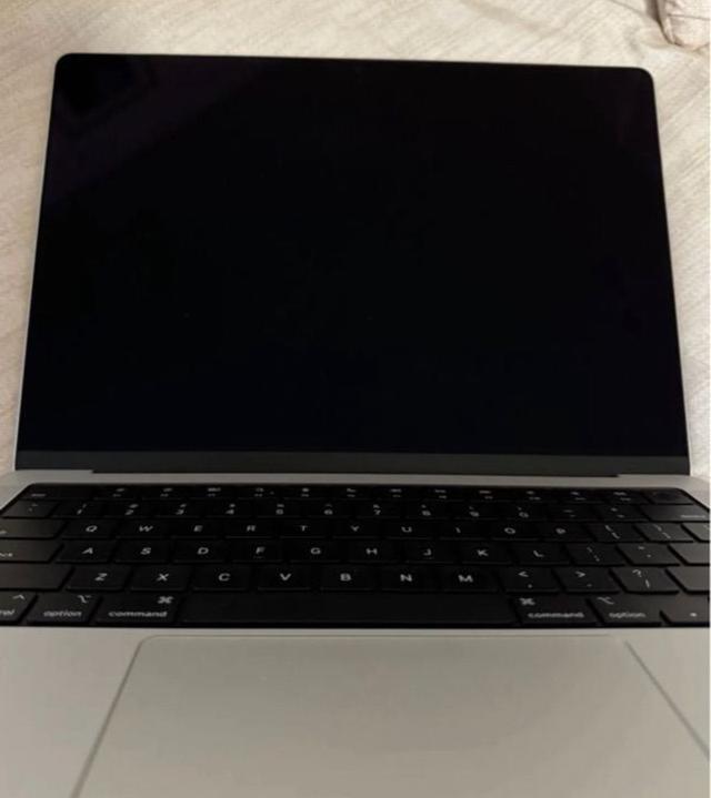 Macbook 14" m1 Pro 2