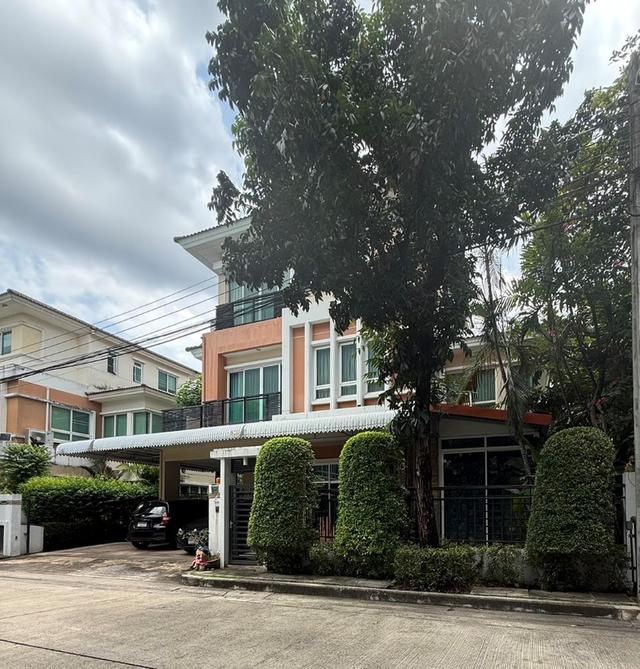ขายบ้านเดี่ยว 3 ชั้น หมู่บ้านบางกอก บูเลอวาร์ด รามอินทรา กม.2 ทำเลดี เดินทางสะดวก 2