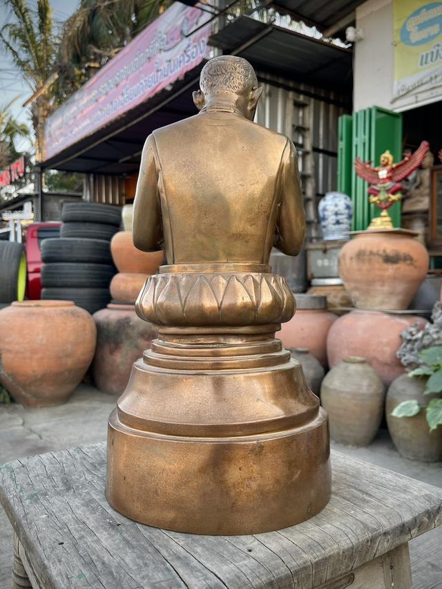 พระบรมรูปในหลวงรัชกาลที่9 ทรงงาน เนื้อทองเหลือง รุ่นวิริยะ Perseverance 4