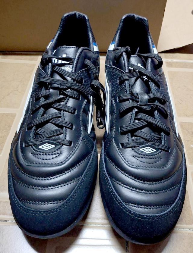 รองเท้า 100 ปุ่ม UMBRO Speciali Eternal Team NT TF รองเท้าฟุตซอลผู้ชาย ของใหม่มือหนึ่ง ของแท้ห้าง