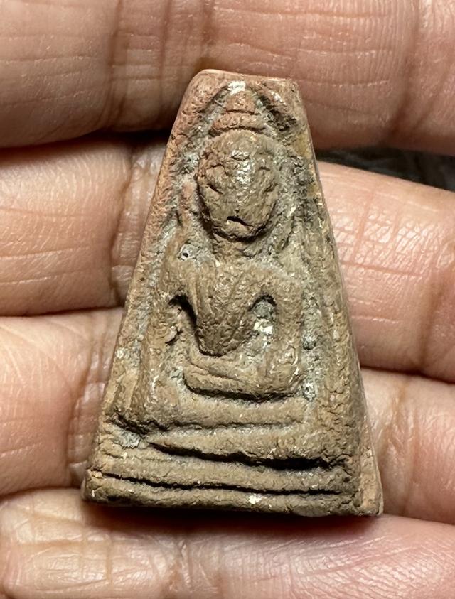 พระเนื้อดิน พิมพ์พระผงสุพรรณ ล.พ.โหน่ง วัดคลองมะดัน 5