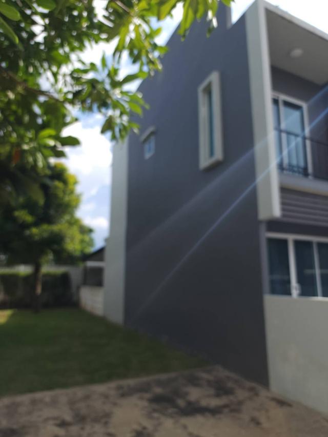 หมู่บ้าน เดอะคัลเลอร์วงแหวน รามอินทรา2 ซ.สุเหร่าคลองหนึ่ง 15 บางชัน คลองสามวา กทม. ขนาด 25.90\ตารางวา 3นอน 2ห้องน้ำ เตียง +แอร์ 2ห้องนอน พร้อมต่อเติ 12