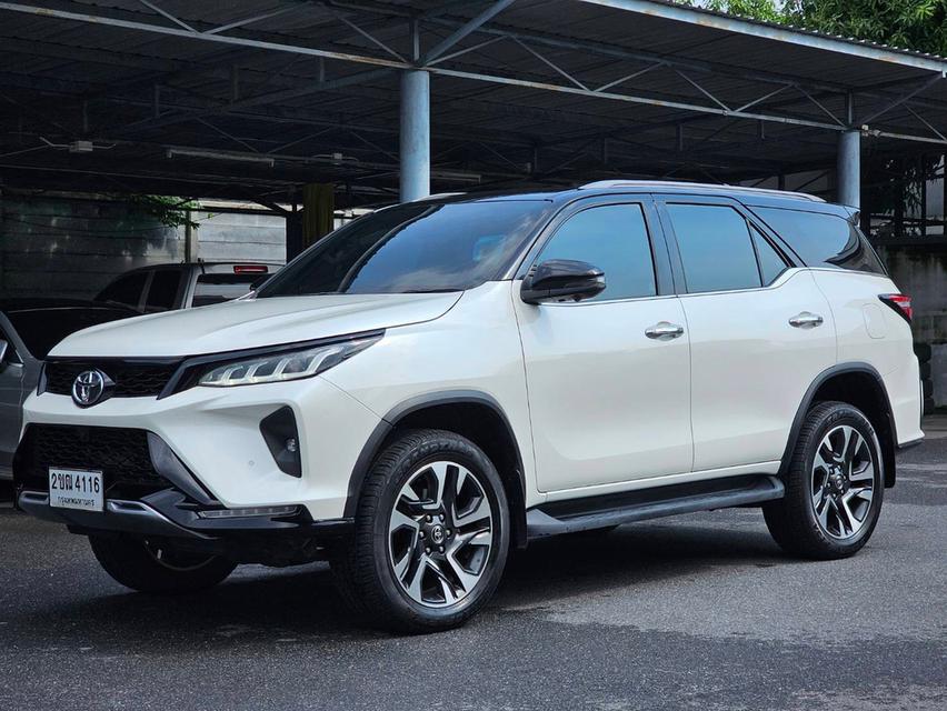 TOYOTA FORTUNER Legender 2.4V  2WD AUTO ปี2021 2