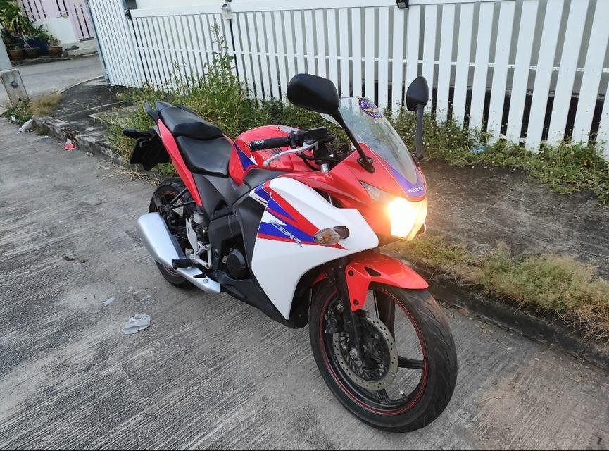 CBR150R 3