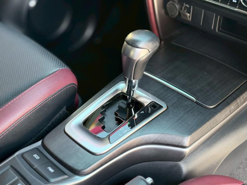 Toyota Fortuner 2.4Commanedr ปี22 รูปที่ 9