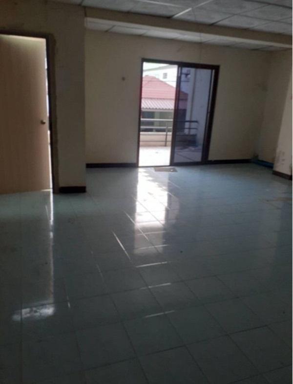 ขายทาวน์เฮ้าส์ 3 ชั้น 30 ตรว หมู่บ้านคลองหลวงโฮมเพลส ตรงข้ามแมคโครคลองหลวง โทร 0982251577 รูปย่อยที่ 5