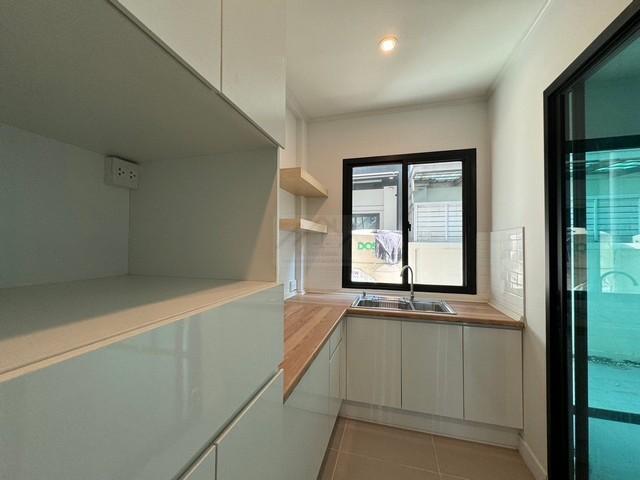 ขายทาวน์โฮม 3 ชั้น 181 ตรม. หมู่บ้าน ศุภาลัย เอสเซ้นส์ ลาดพร้าว 107 ใกล้รถไฟฟ้าสีเหลือง **ไม่เคยเข้าอยู่ 2