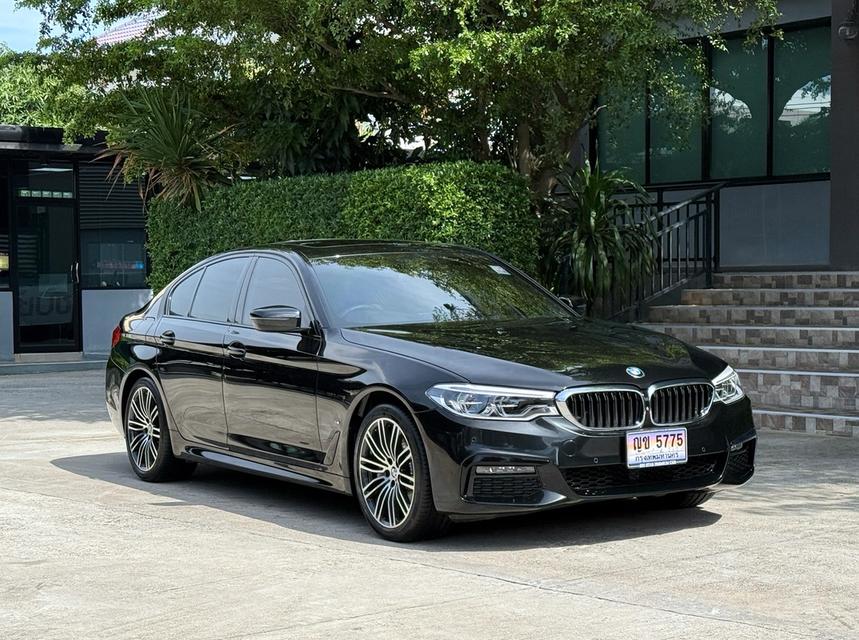 2020 BMW 530 MSPORT ( หน้าจอ ID7 ) รถมือเดียวออกป้ายแดง รถวิ่งน้อยเพียง 70,000 กม ประวัติศูนย์ครบ รถไม่เคยมีอุบัติเหตุครับ