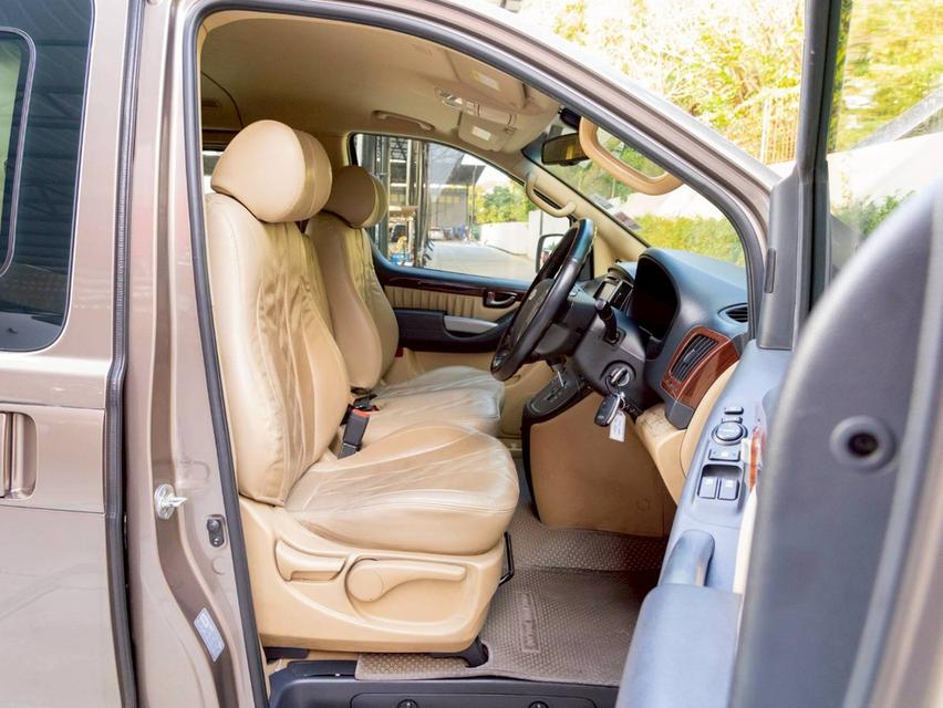 Hyundai H1 Grand Starex VIP ปี 2016 ประกันเครื่องเกียร์3ปี 30,000 km. 11