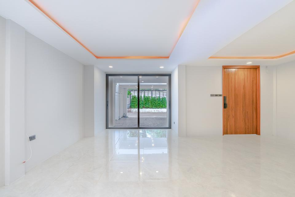 ด่วนลดราคาลงแล้ว ทาวน์เฮาส์ 2 ชั้น เอกมัย 12 (ปรีดี 31) 5