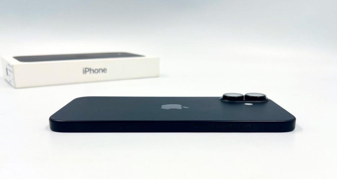 iPhone 16 plus สี Black  4