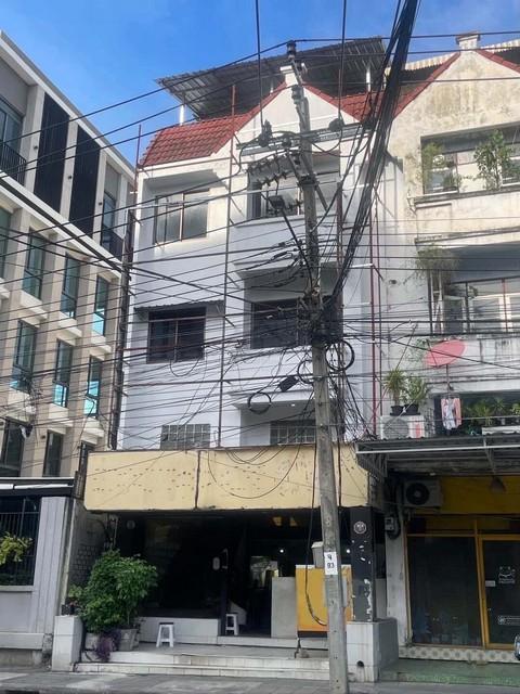 ให้เช่าอาคาร 4 ชั้น ไม่รวมชั้นลอย 30 ตรว. ถนนศรีวรา ตรงข้าม Makro บดินทร์ ใกล้ รร. บดินทรเดชา 1