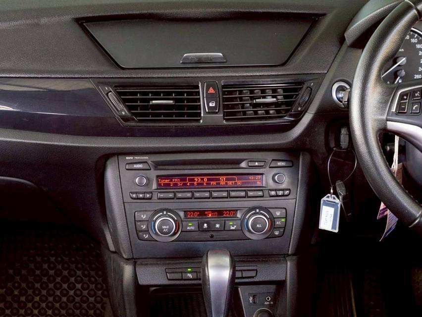 BMW X1 sDrive 18i Sport ปีจด 2015 11
