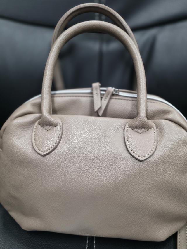 Anelloกระเป๋าสะพายไหล่ size Regular  รุ่น Legato Largo - Full Grain - LG-X0193  มือ2 ส่งต่อ สภาพดี มีร่องรอยการใช้งานบ้าง  ด้านในสะอาดส่วนด้านน รูปที่ 3