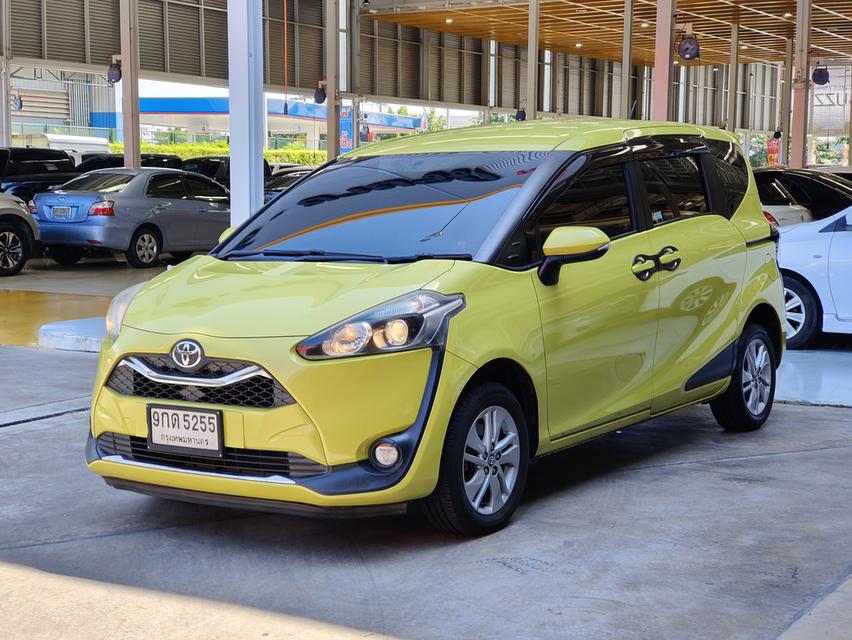 Toyota Sienta 1.5 G AT