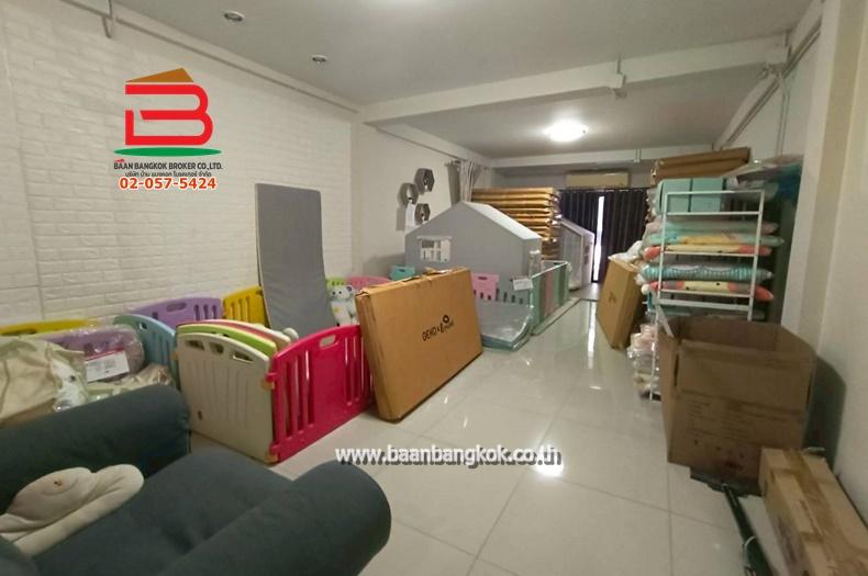 อาคารพาณิชย์ ปากซอยลาดพร้าว 69 เนื้อที่ 24 ตรว. (ใกล้BTSลาดพร้าว71) ถนนลาดพร้าว แขวงสะพานสอง เขตวังทองหลาง 6