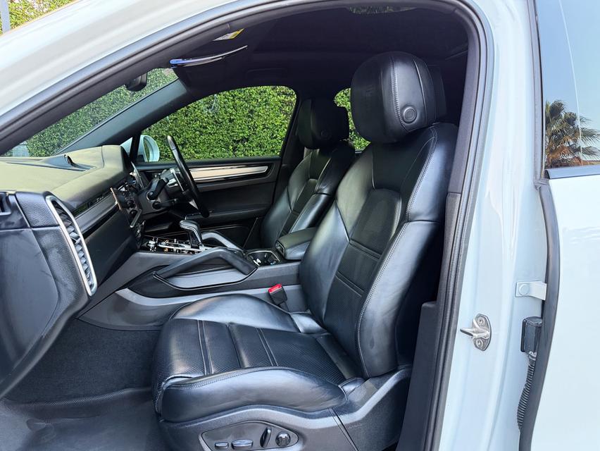 Porsche Cayenne Coupe E-hybrid Platinum Edition ปี 2023 รูปที่ 13