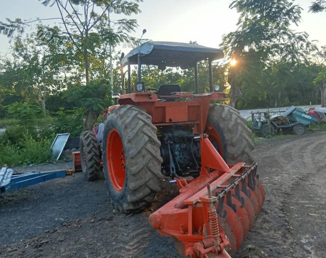 ขาย รถไถ KUBOTA M8950 3