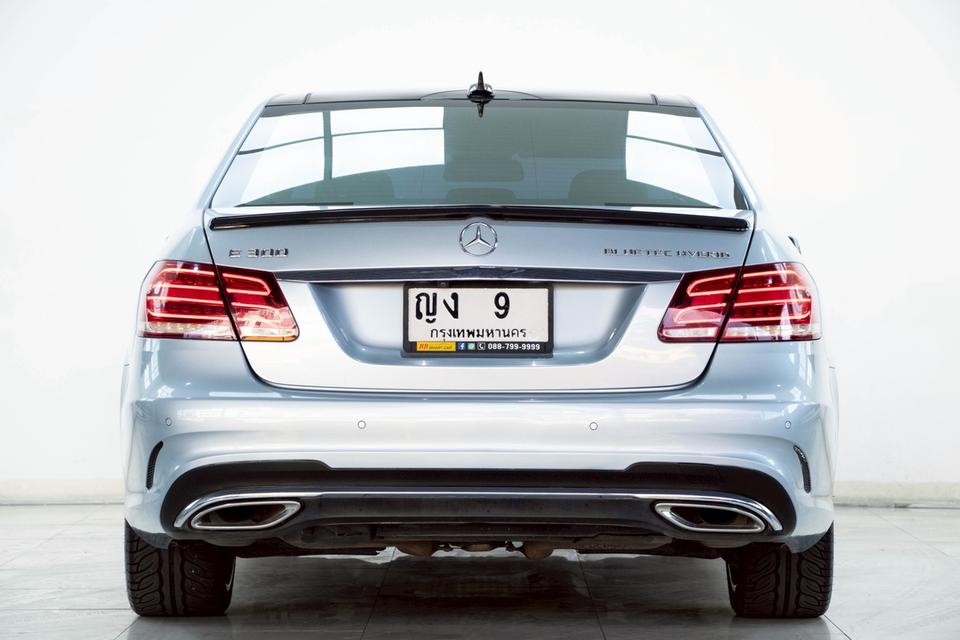 ขยับมาขับเบนซ์ในราคาสุดคุ้ม! Mercedes-Benz E300 BlueTEC Hybrid W212 AT 2016 ✨ รูปที่ 3