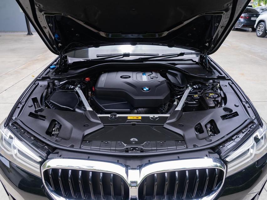 BMW 530E 2.0 ELITE G30 LCI 2023ซีดานผู้บริหาร Plug-in Hybrid ชาร์จไฟได้ รูปที่ 20