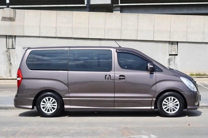 ขาย Hyundai H-1 สภาพใหม่ๆ 4