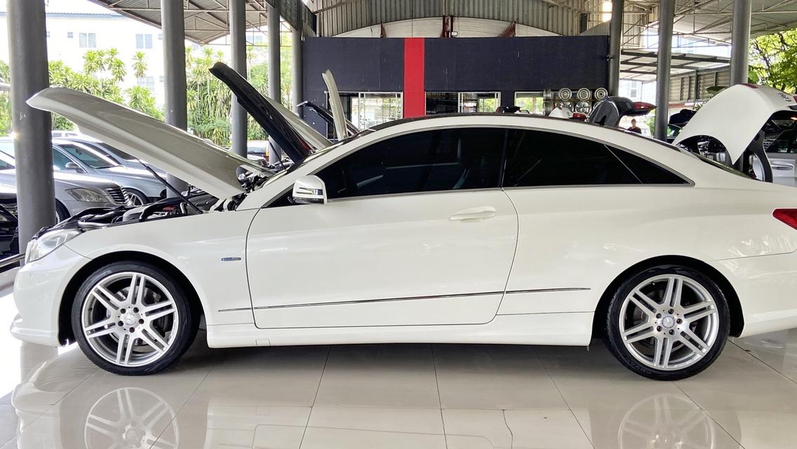 Mercedes-Benz E250CDI Coupe 4