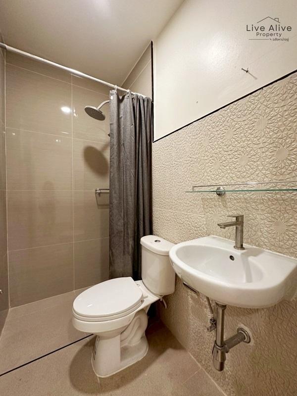 ขายทาวน์เฮาส์ 2 ชั้น NexHaus44 ปากซอยอ่อนนุช 44 เดินทางเข้าโซนทองหล่อ พระราม 9 รีโนเวทใหม่ทั้งหลัง พร้อมเข้าอยู่ โทร 085-826-6936 14