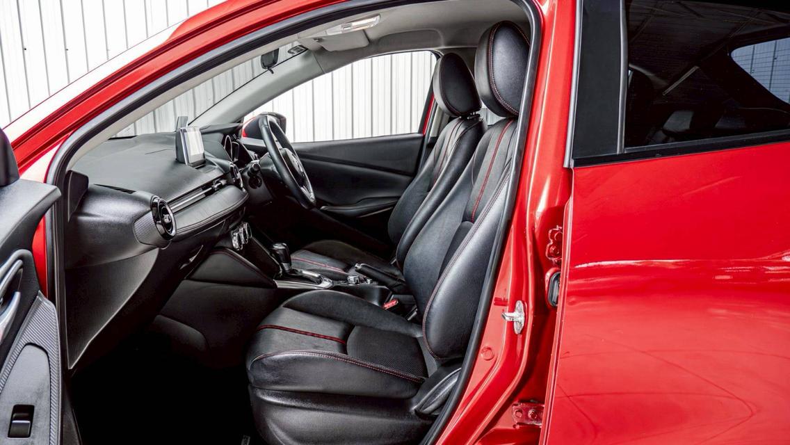 MAZDA MAZDA2 1.3 Sports High Plus ปี 2015 สีแดง โฉม ปี14-ปัจจุบัน 5Dr รูปที่ 12
