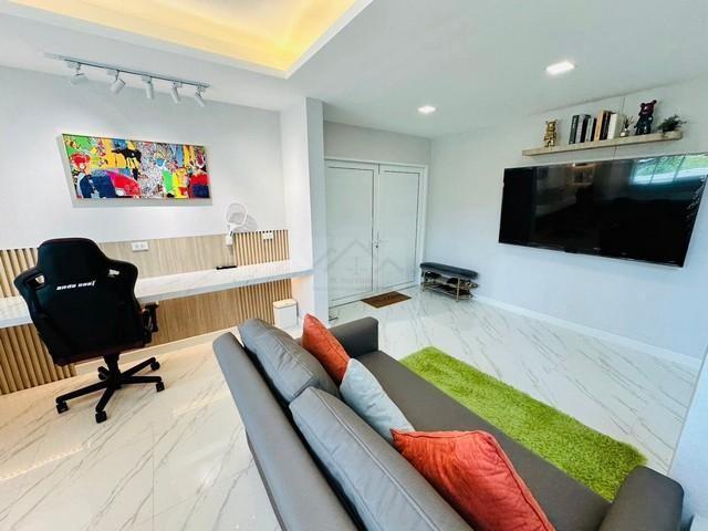 PB5949ให้เช่า บ้าน 2 ชั้น หลังมุม หมู่บ้านอยู่เจริญ779 ซอยรัชดา 18 บ้านสวยตกแต่งใหม่ บ้านสวยตกแต่งใหม่ เฟอร์นิเจอร์ครบพร้อมอยู่ 8