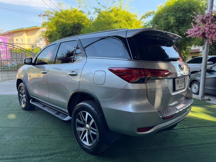 TOYOTA FORTUNER 2.8 V 4WD AT 2018 6