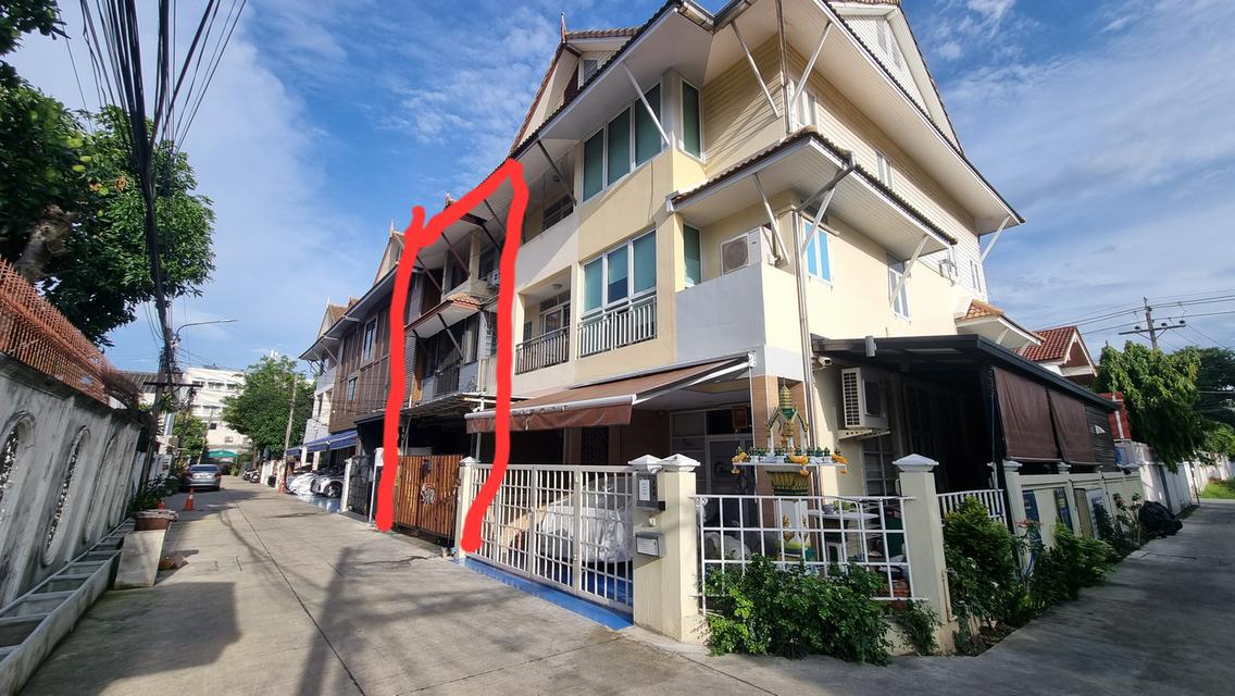 ทาวเฮ้าส์เล่นระดับ 3.5 ชั้น 1