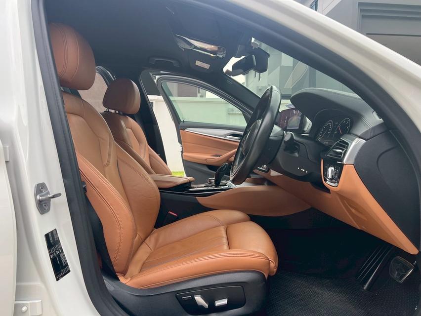 รหัสรถ AP322 BMW 520 d M-Sport ปี 2020 10