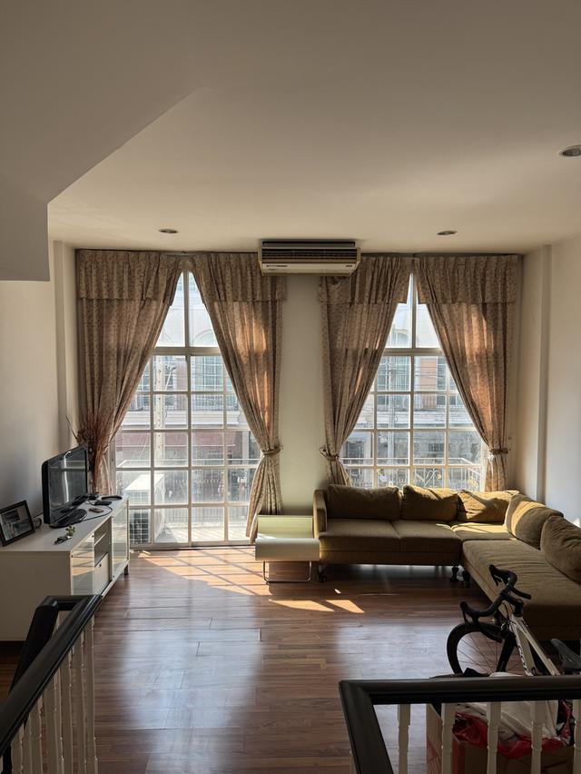 ให้เช่าทาวน์โฮม3ชั้น ลาดพร้าว71 ใกล้ รร.สตรีวิทยา2 2