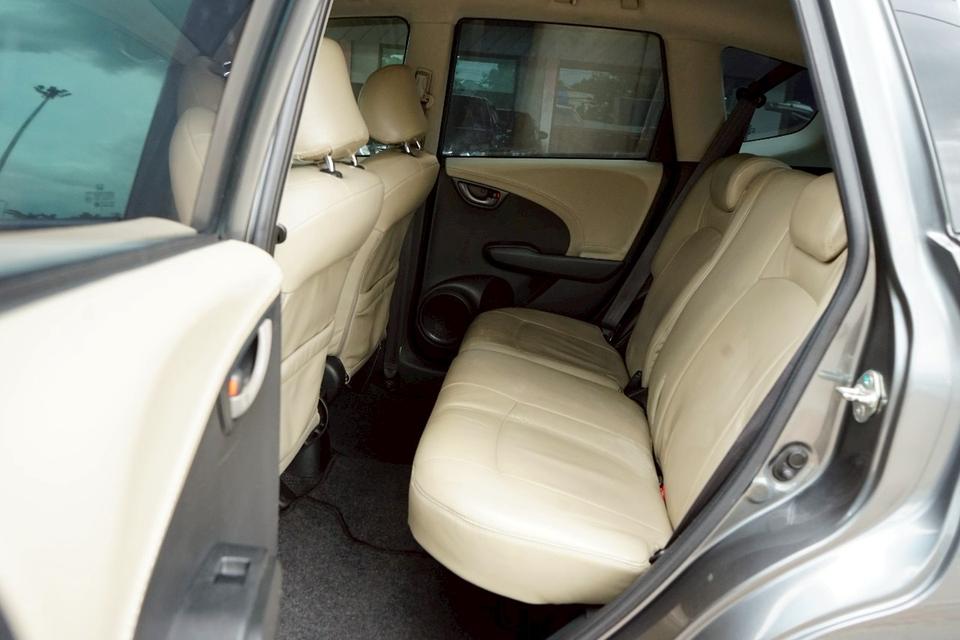 2012 HONDA JAZZ 1.5V 10