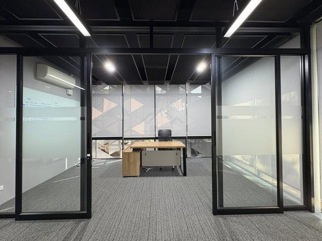 ให้เช่าสำนักงาน 3 ชั้น 590 ตร.ม. ย่านลาซาล สุขุมวิท 105 บรรยากาศร่มรื่น ใกล้ BTS แบริ่ง 6