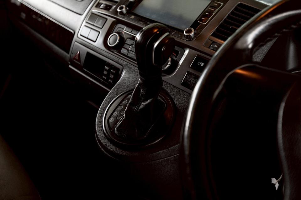VOLKSWAGEN CARAVELLE 2.0 TDI ดีเซล ปี 2012 สีเทา มือเดียวป้ายแดง 17