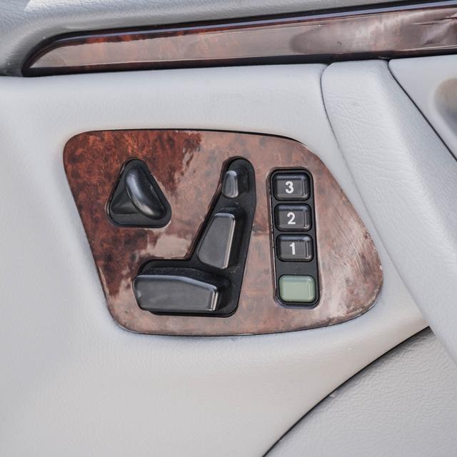 รหัสรถ 67GG2580 🚨 Mercedes-Benz E230 EL (W210) เกียร์ออโต้ ปี 1996 🚨 12