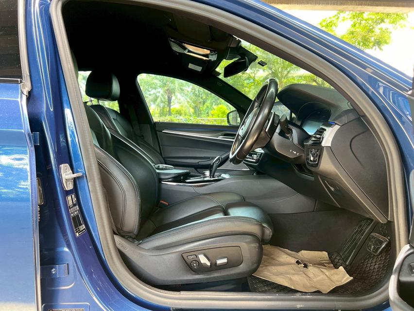 BMW 520d M Sport LCI AT ปี 2023  รถสวยมือเดียว ดีเซล 16