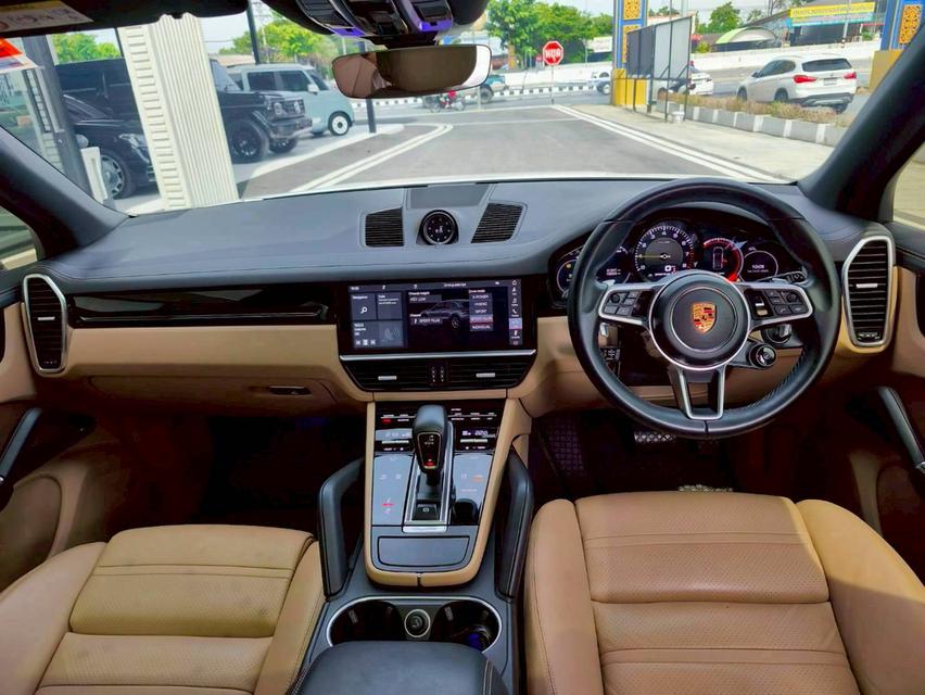 รหัสรถ  KPV53 2025 PORSCHE CAYENNE 3.0 HYBRID COUPE สีใหม่ Moonlight Blue  6