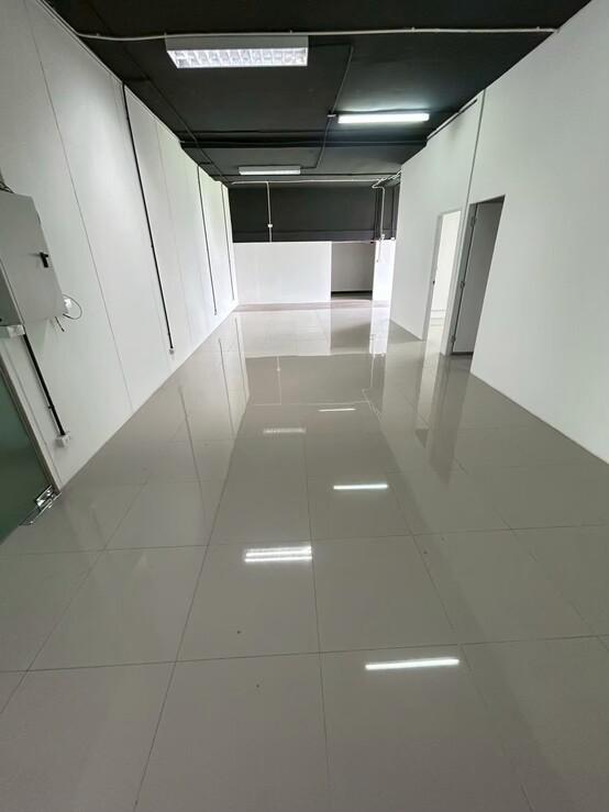 Office ให้เช่า เริ่มต้น 250 บาท/ตร.ม. มีหลายขนาด 100-300 ตร.ม. เดินทางสะดวก ย่านพระราม 3 2