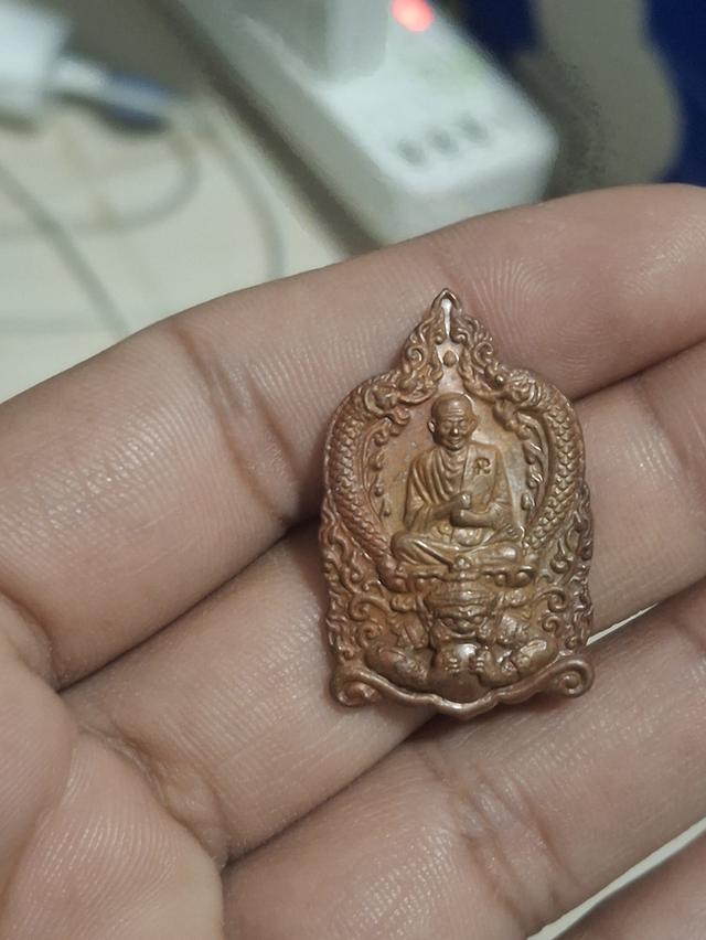 เหรียญหลวงปู่ทวดประทับราหู หลังสมเด็จโตประทับราหู เนื้อทองแดง วัดถ้ำเขาเต่า จ.ประจวบคีรีขันธ์ 2