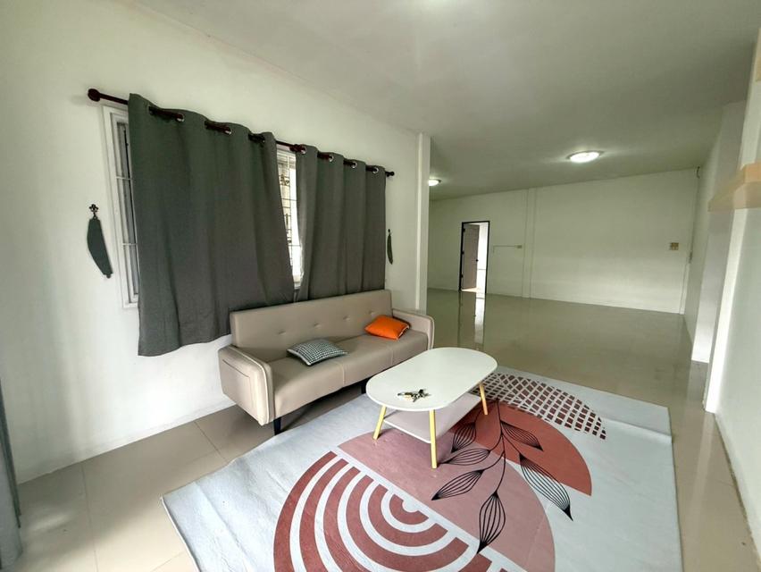 ให้เช่า บ้านเดี่ยว HS086 หลังมุม พร้อมเฟอร์ มีแอร์ หนองชาก บ้านบึง ชลบุรี . 232 ตรม 58 ตรว ทำเลดี เดินทางสะดวก ใกล้ตลาด โลตัส QMB โรงงาน 5