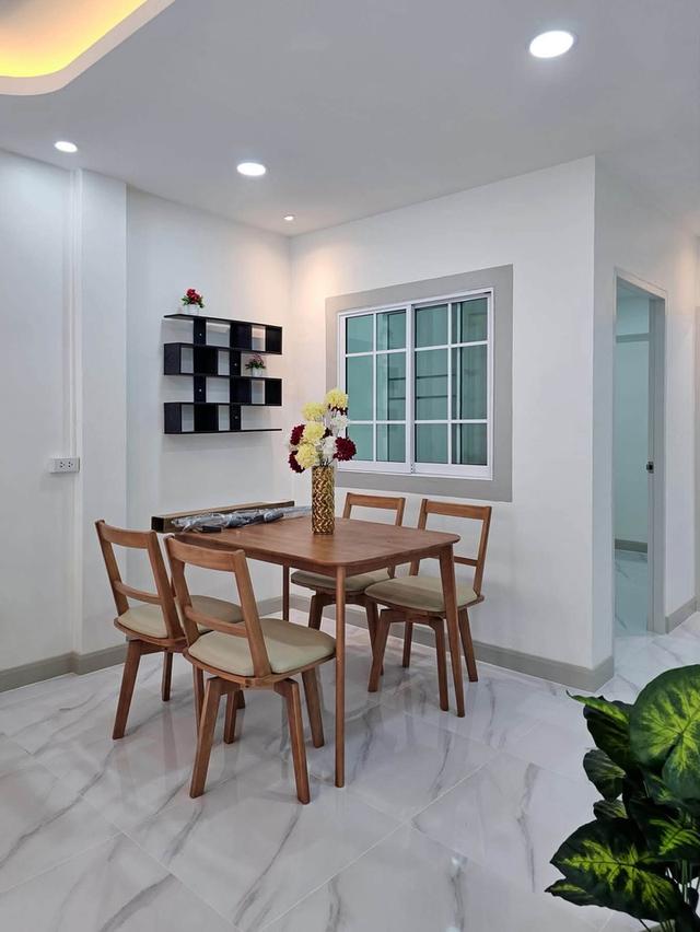 หมู่บ้านบัวทอง4  (คุณาภัทร) ถนนบ้านกล้วย-ไทรน้อยบางบัวทอง ทาวน์เฮ้าส์ 2 ชั้น 10